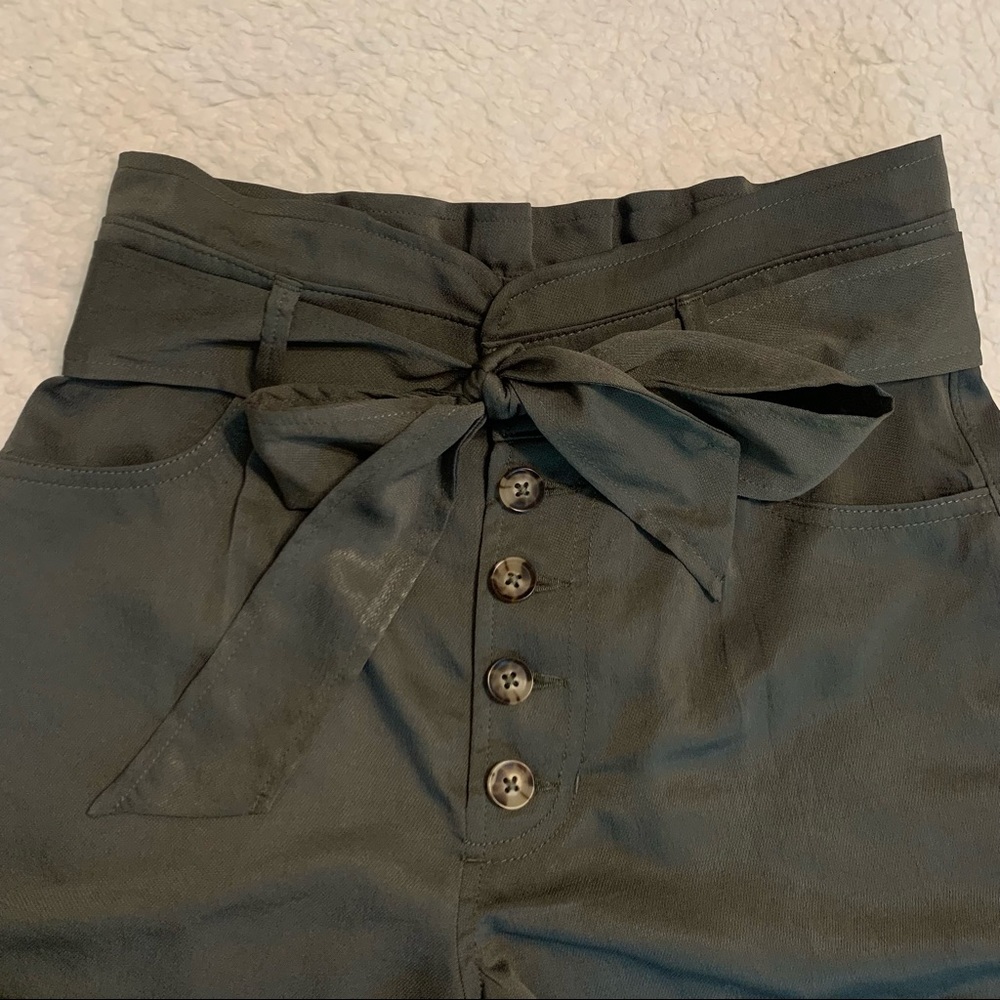 Express Extreme High Rise Green Belted Tie Bow Waistband Button Closure Size XS - Picture 3 of 16